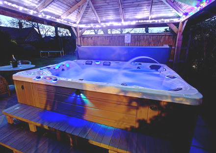 Luxury Stylish Rental with Hot Tub