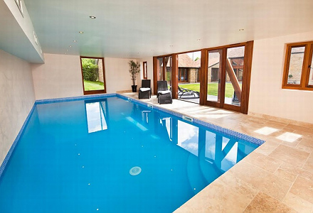 Stylish swimming pool property pic